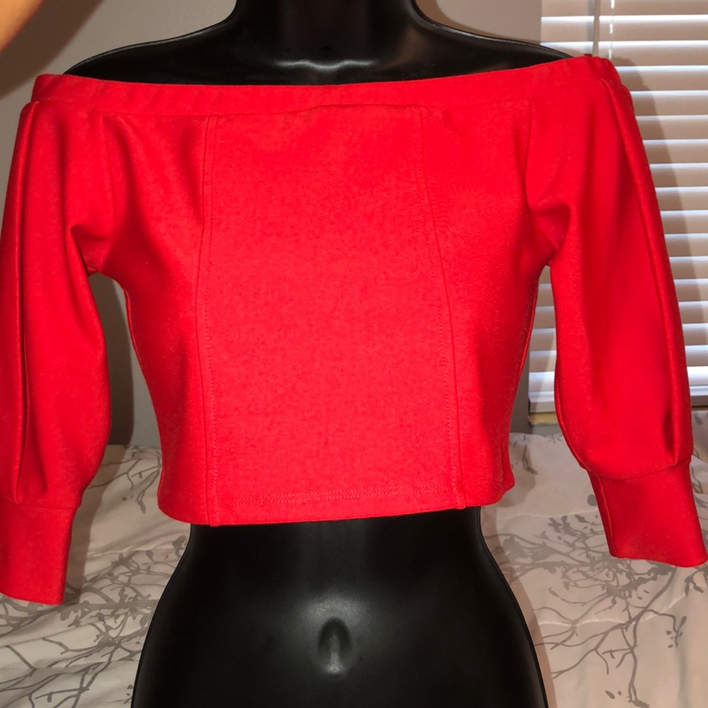 Off-Shoulder, 3/4 sleeved Crop Top